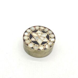 Vintage Silver Tone Round Pill Box Mother of Pearl Star of David Inlay Trinket